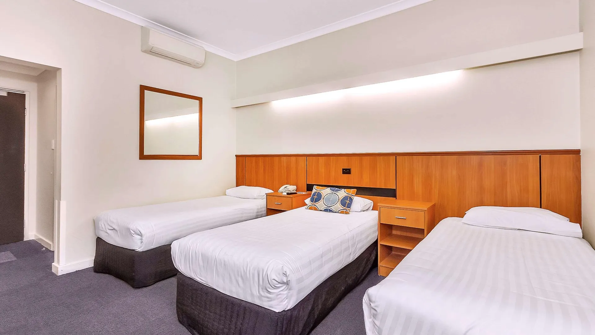 Metro Hotel Perth City