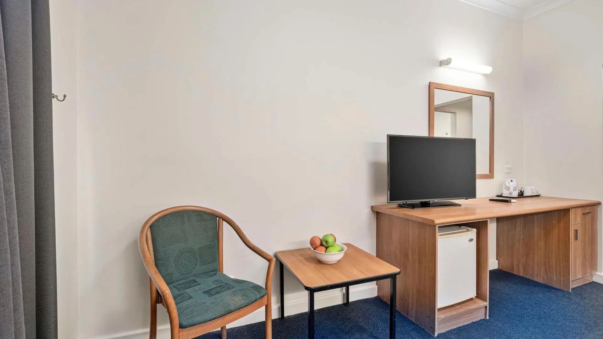 Metro Hotel Perth City 3*,